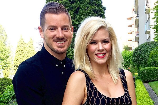 'American Idol' Alum Kimberly Caldwell Pregnant With First Child