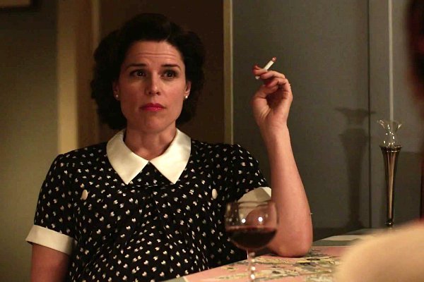 'Manhattan' Season 2 Trailer Gives First Look at Neve Campbell