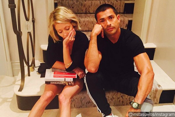 Mark Consuelos Breaks His Left Foot, Reveals Matching Injuries With Kelly Ripa
