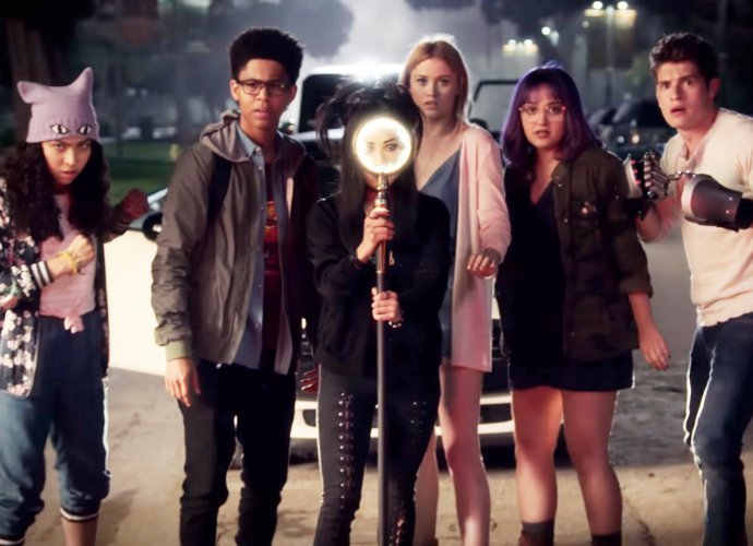 New 'Marvel's Runaways' Official Trailer Features Magic and Old Lace