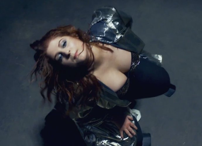 Meghan Trainor Busts a Sexy Move in 'No' Music Video