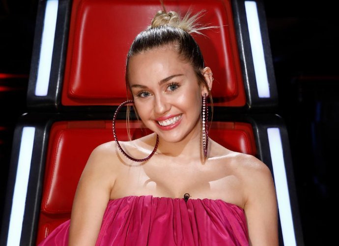 Miley Cyrus Ridiculed on Twitter Over Her Massive Pink Dress on 'The Voice'