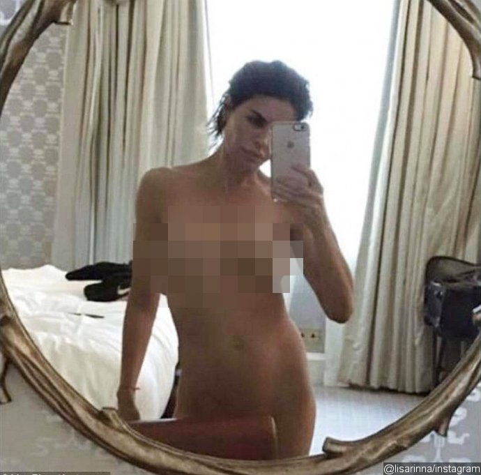 Lisa Rinna Pregnant Nude - Lisa Rinna Cheers Playboy for Bringing Back Nudity by Posting Nude Selfie