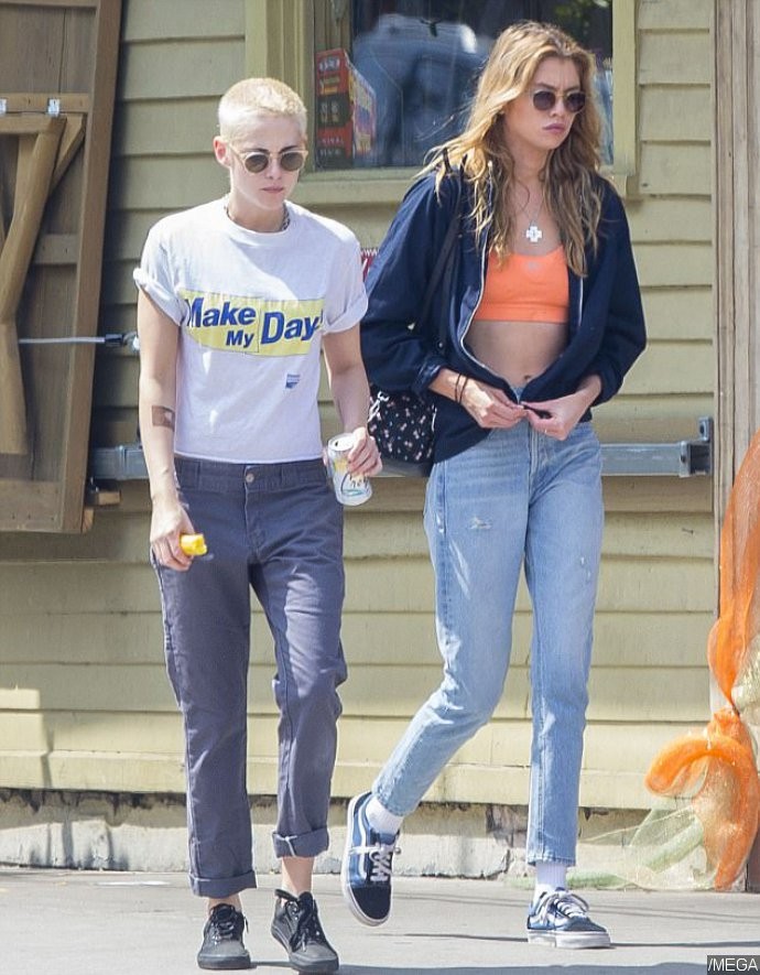 Kristen Stewart Uncharacteristically Cheerful During Outing With Stella ...