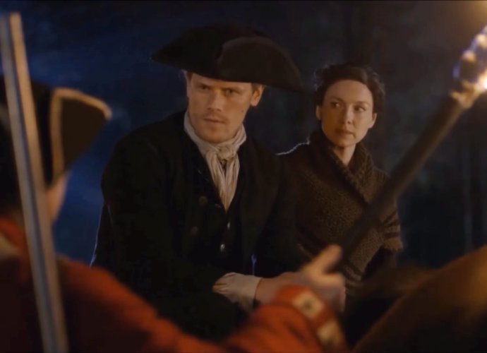 'Outlander' First Season 4 Clip Sees Jamie and Claire Carrying a Corpse