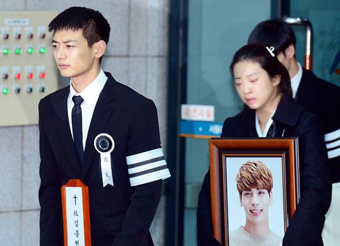 Pics: SM Artists in Tears as They Bid Final Farewell to Jonghyun at Funeral