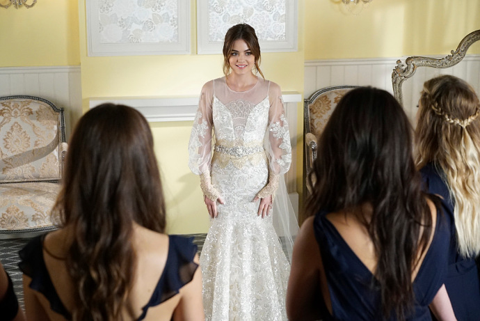 'Pretty Little Liars' Series Finale Photos: Get First Look at Aria's Wedding Dress