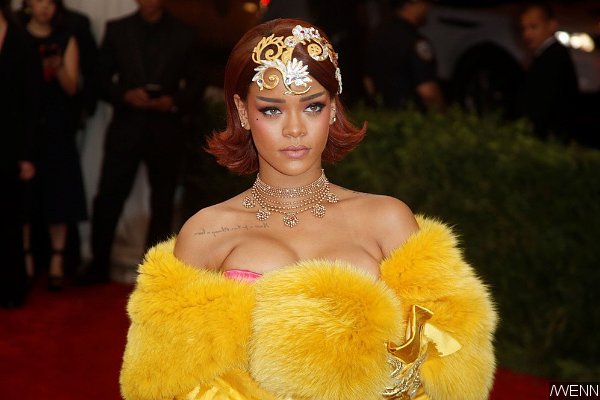 Rihanna NOT Going Bald After Years of 'Wearing Weaves'