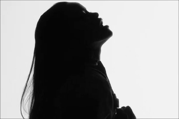 Rihanna Previews 'FourFiveSeconds' Music Video