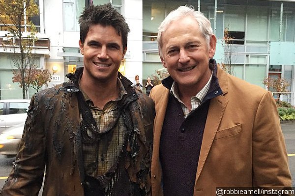 Robbie Amell Teases Firestorm Transformation on 'The Flash'