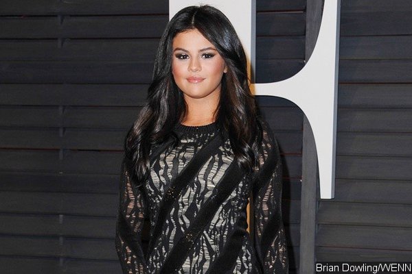 Selena Gomez Reaches Out to Suicidal Fan With Touching Message