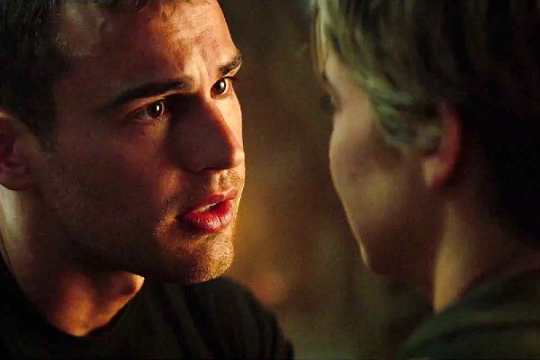 Shailene Woodley and Theo James Gaze at Each Other in 'Insurgent' Clip