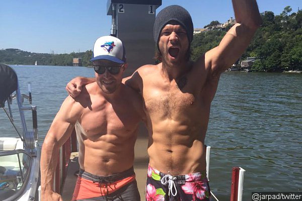 Shirtless Jared Padalecki And Stephen Amell Show Off Their Ripped Abs For A Good Cause 8511