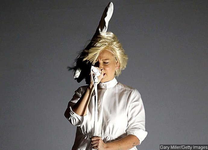 Sia's Face Accidentally Revealed During a Windy Concert in Colorado