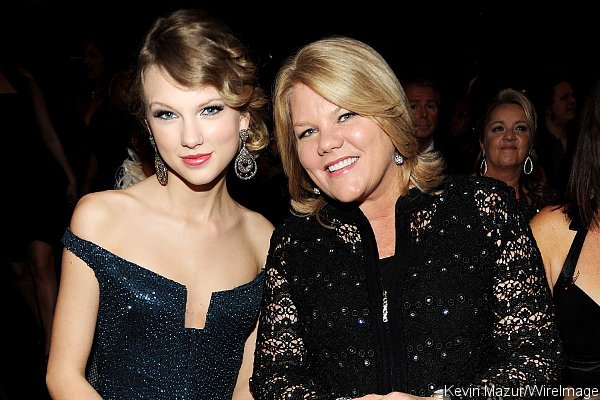 Taylor Swift's Mom Andrea Diagnosed With Cancer