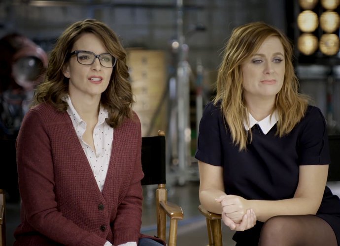 Tina Fey and Amy Poehler Take on 'Star Wars: The Force Awakens' in 'Sisters' Viral Video