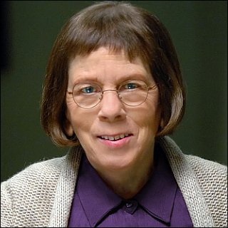 Linda Hunt Pictures, Latest News, Videos.