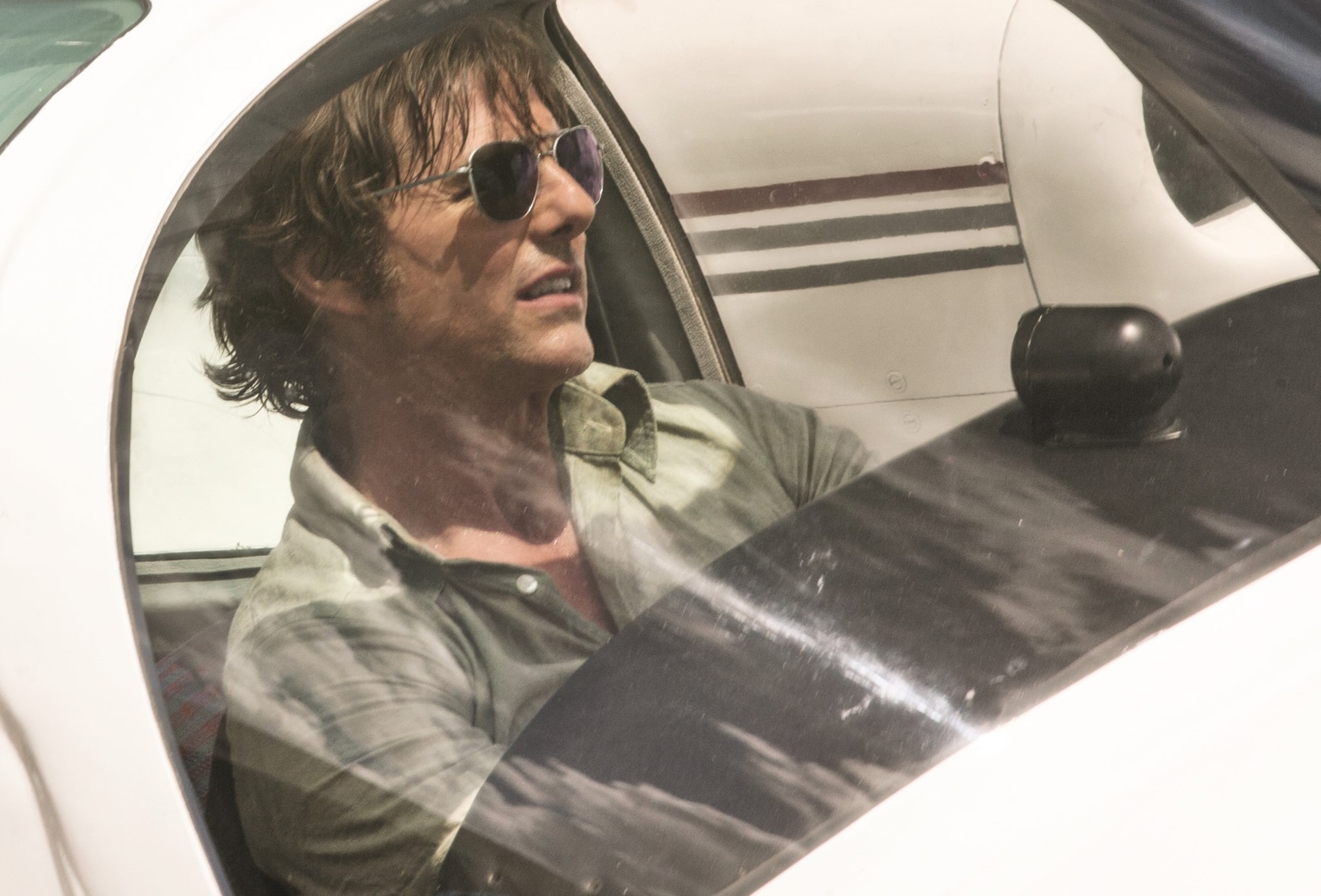 Tom Cruise stars as Barry Seal in Universal Pictures' American Made (2017)