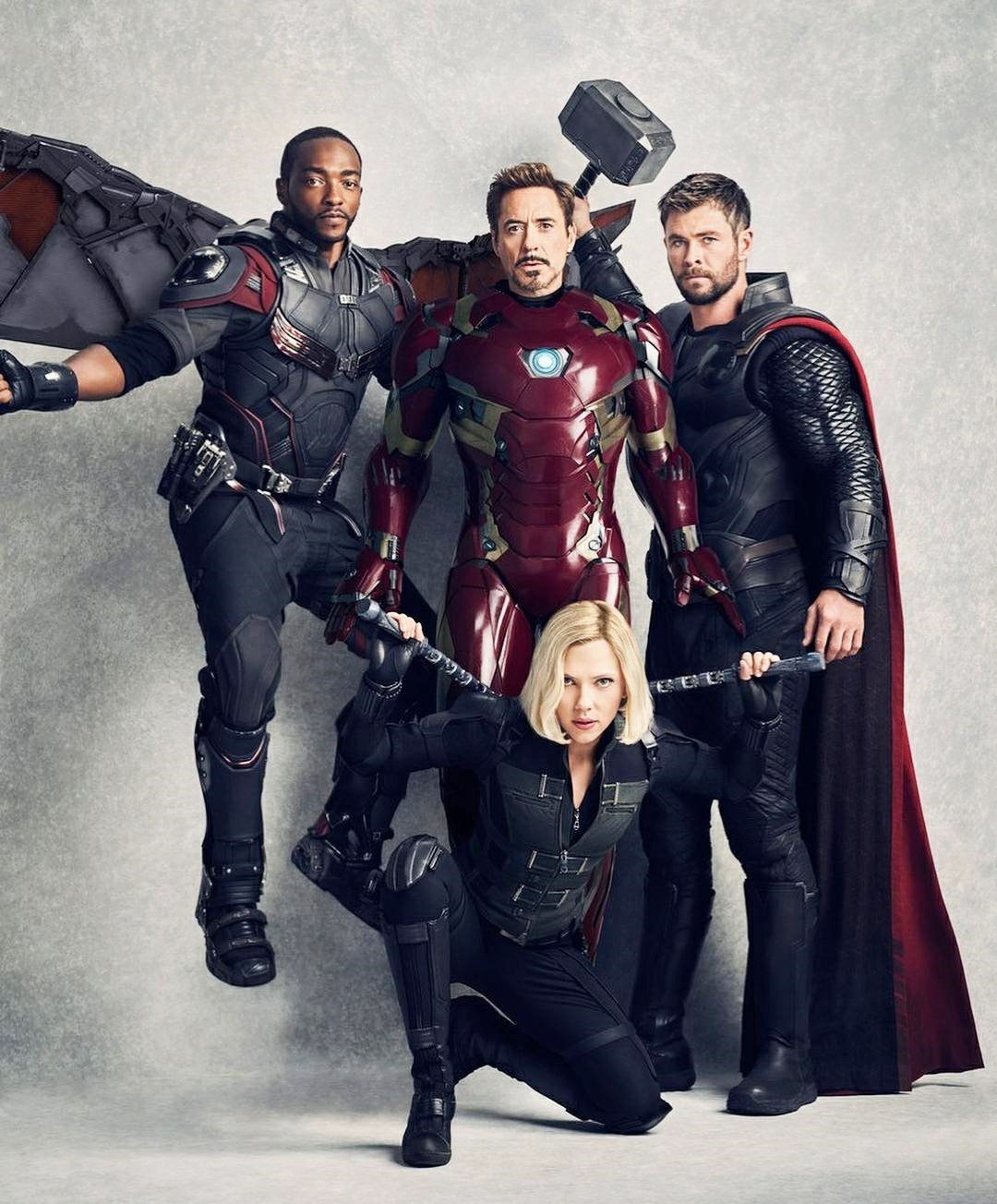 Anthony Mackie, Robert Downey Jr., Chris Hemsworth and Scarlett Johansson in Marvel Studios' Avengers: Infinity War (2018)