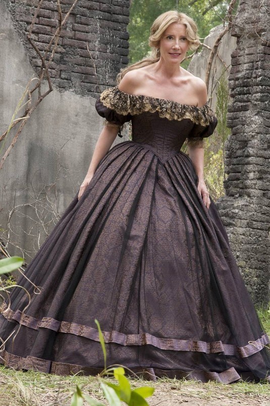 Emma Thompson stars as Sarafine in Warner Bros. Pictures' Beautiful Creatures (2013)