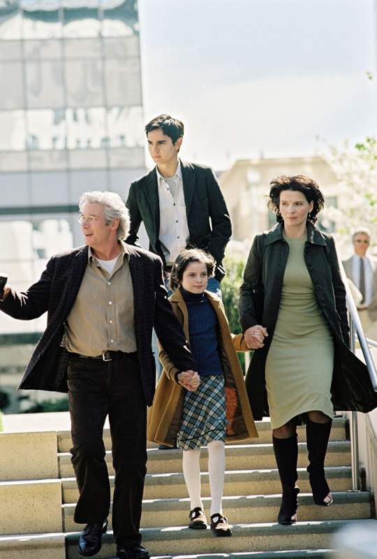 Naumann family in BEE SEASON (2005)
