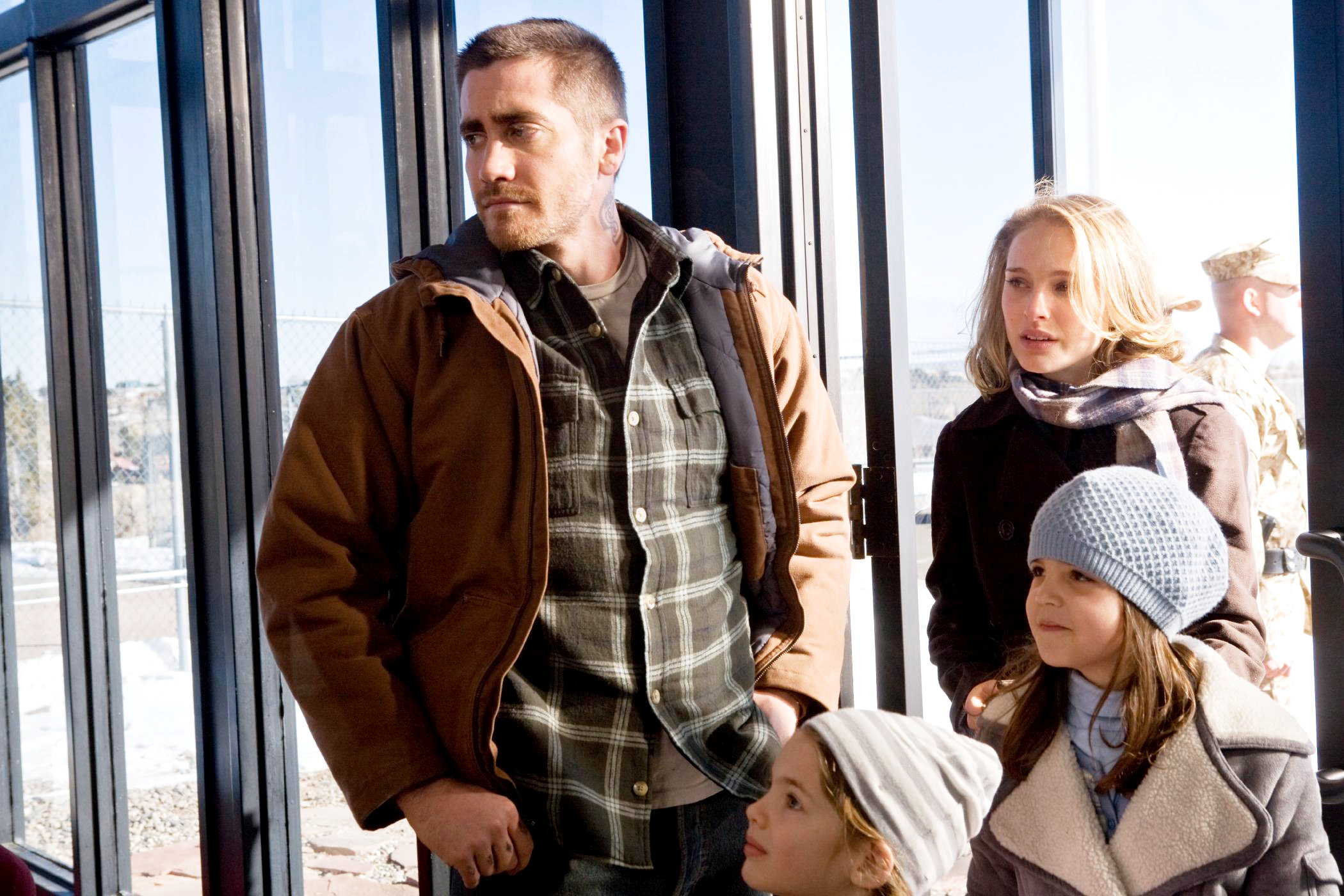 Jake Gyllenhaal, Taylor Geare, Natalie Portman and Bailee Madison in Lionsgate Films' Brothers (2009)