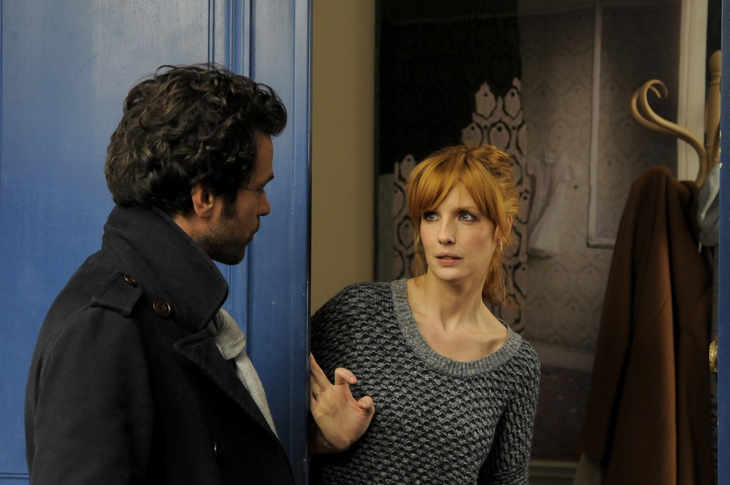 Romain Duris stars as Xavier Rousseau and Kelly Reilly stars as Wendy in Cohen Media Group's Chinese Puzzle (2014)