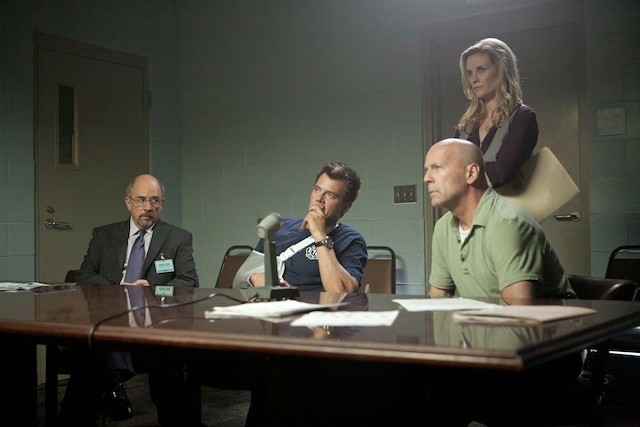 Richard Schiff, Josh Duhamel, Bruce Willis and Bonnie Somerville in Lionsgate Films' Fire with Fire (2013)