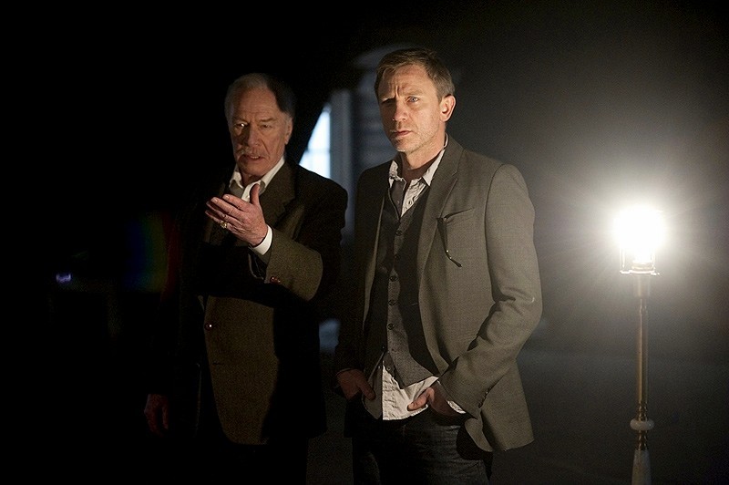 Christopher Plummer stars as Henrik Vanger and Daniel Craig stars as Mikael Blomkvist in Columbia Pictures' The Girl with the Dragon Tattoo (2011)