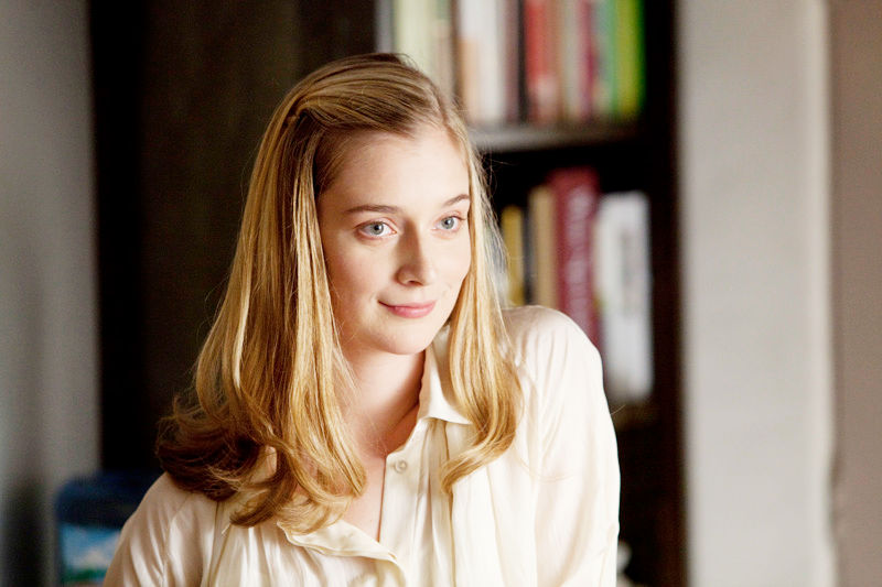 Caitlin Fitzgerald stars as Lauren in Universal Pictures' It's Complicated (2009)