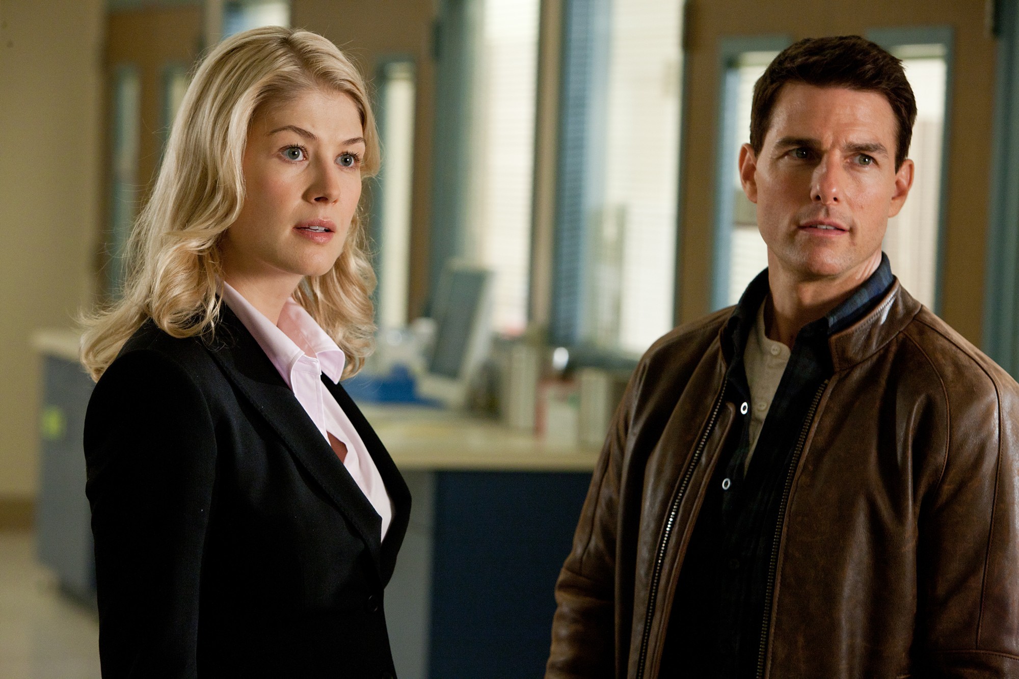 Rosamund Pike stars as Helen and Tom Cruise stars as Reacher in Paramount Pictures' Jack Reacher (2012)