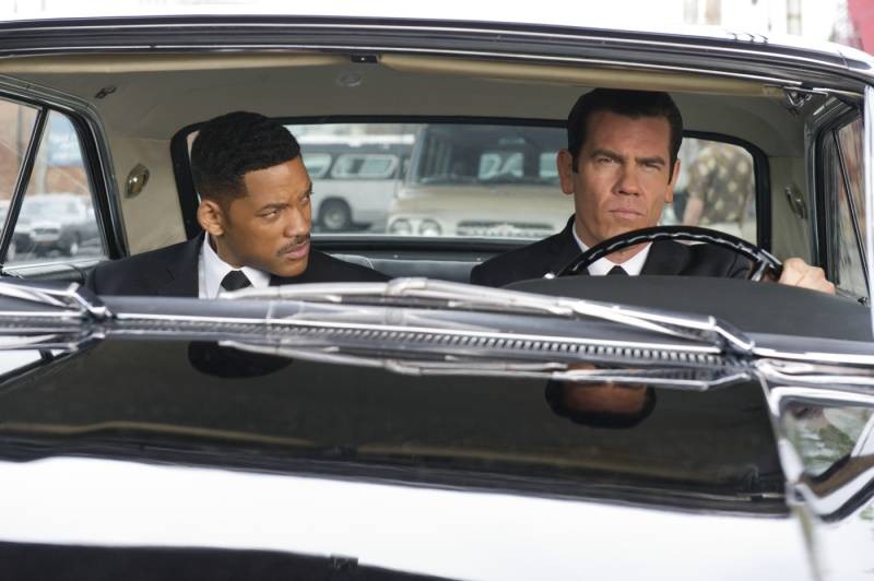 Will Smith stars as Agent J and Josh Brolin stars as Young Agent K in Columbia Pictures' Men in Black 3 (2012)