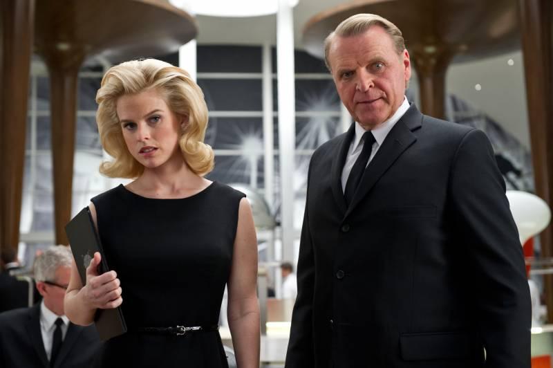 Alice Eve stars as Young Agent O in Columbia Pictures' Men in Black 3 (2012)