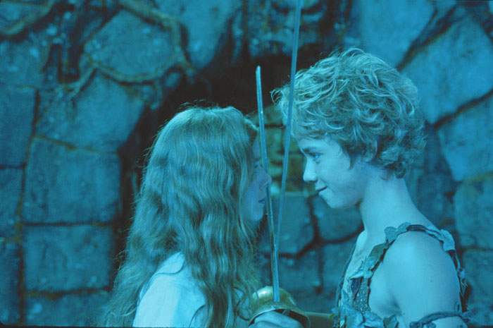 Rachel Hurd-Wood and Jeremy Sumpter in Universal Pictures' Peter Pan (2003)