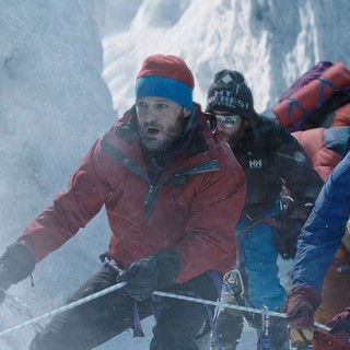 Jason Clarke stars as Rob Hall in Universal Pictures' Everest (2015)
