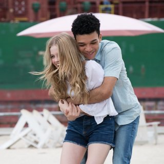 Angourie Rice stars as Rhiannon and Justice Smith stars as Justin in Orion Pictures' Every Day (2018)