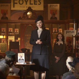 The Guernsey Literary and Potato Peel Pie Society Picture 5