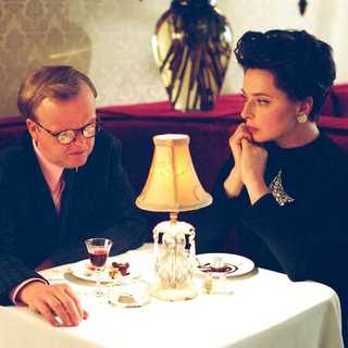 Toby Jones as Truman Capote and Isabella Rossellini as Gloria Guinness in Warner Independent Pictures' Infamous (2006)