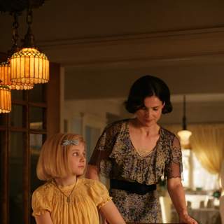 Abigail Breslin and Julia Ormond in a scene from Kit Kittredge: An American Girl 2008 From HBO Films/A Picturehouse -Photographer: Cylla von Tiedemann