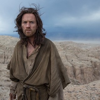 Ewan McGregor in Broad Green Pictures' Last Days in the Desert (2016)