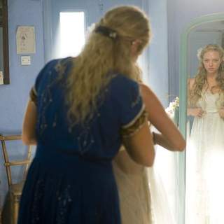 Amanda Seyfried as Sophie and Meryl Streep as Donna in Universal Pictures' Mamma Mia! (2008)