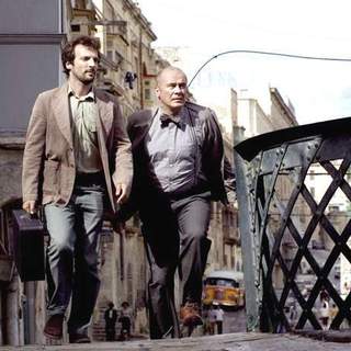 Mathieu Kassovitz and Hanns Zischler in Universal Pictures' Munich (2005)