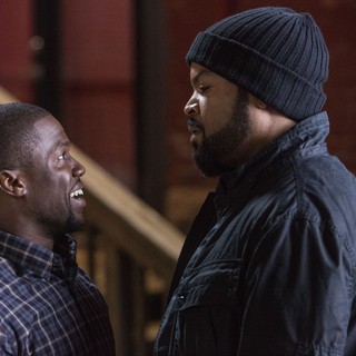 Kevin Hart stars as Ben Barber and Ice Cube stars as James Payton in Universal Pictures' Ride Along (2014)