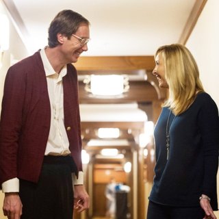 Stephen Merchant stars as Walter Thimple and Lisa Kudrow stars as Bina Kepp in Fox Searchlight Pictures' Table 19 (2017)