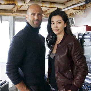 Jason Statham stars as Jonas Taylor and Li Bingbing Suyin in Warner Bros. Pictures' The Meg (2018)