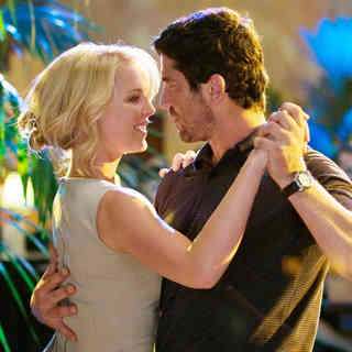 Katherine Heigl stars as Abby Richter and Gerard Butler stars as Mike Alexander in Columbia Pictures' The Ugly Truth (2009)