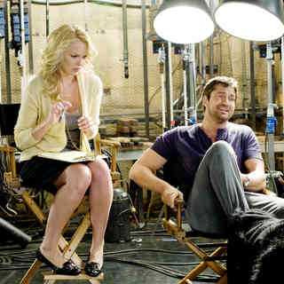 Katherine Heigl stars as Abby Richter and Gerard Butler stars as Mike Alexander in Columbia Pictures' The Ugly Truth (2009)
