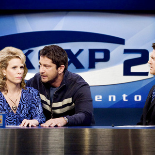 Cheryl Hines, Gerard Butler and John Michael Higgins in Columbia Pictures' The Ugly Truth (2009)