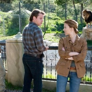 Patrick Fugit, Matt Damon and Scarlett Johansson in 20th Century Fox's We Bought a Zoo (2011)