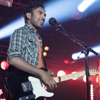 Himesh Patel in Universal Pictures' Yesterday (2019)